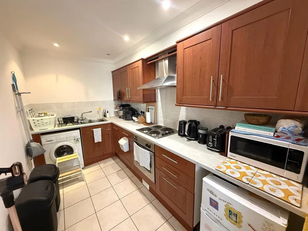 Flat Allhallows Court in Exeter