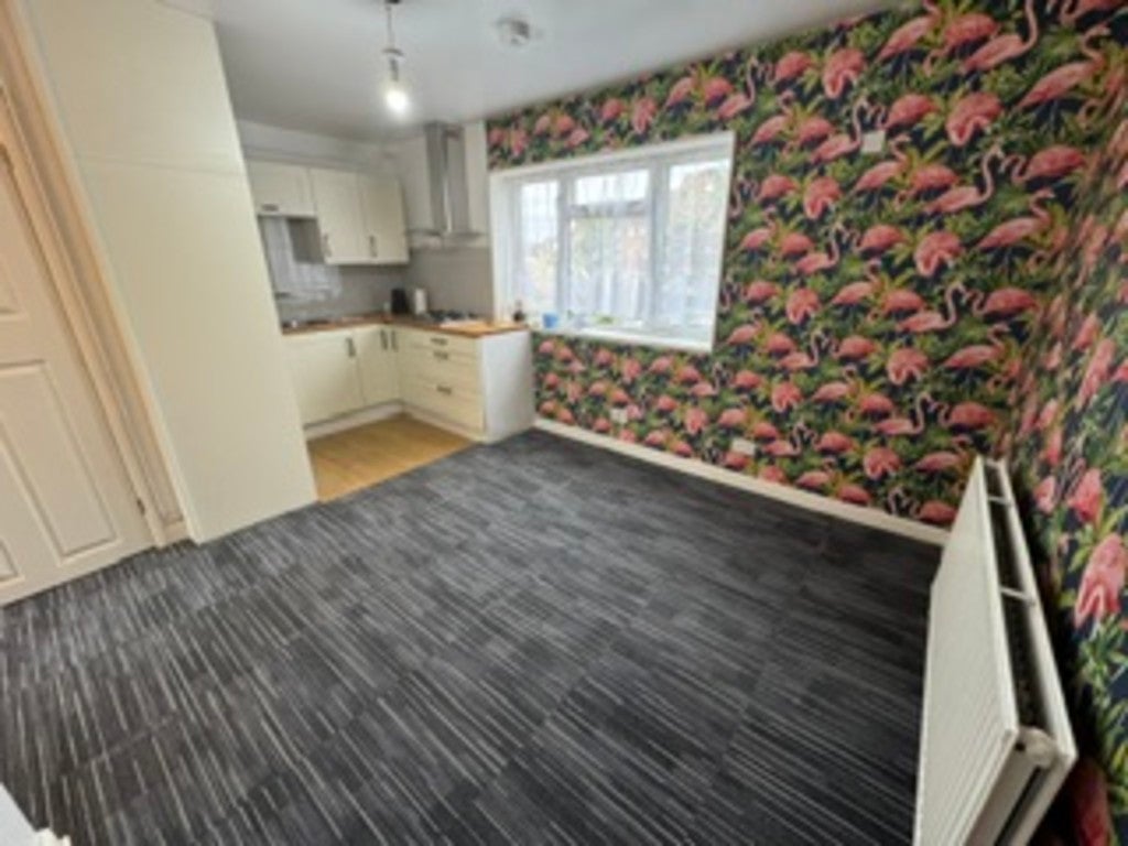 House Southville Crescent in Greater London