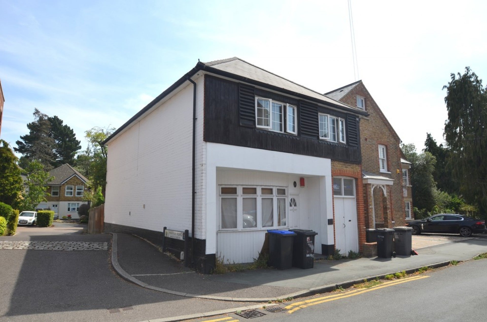 House Albert Road in Borough of Runnymede