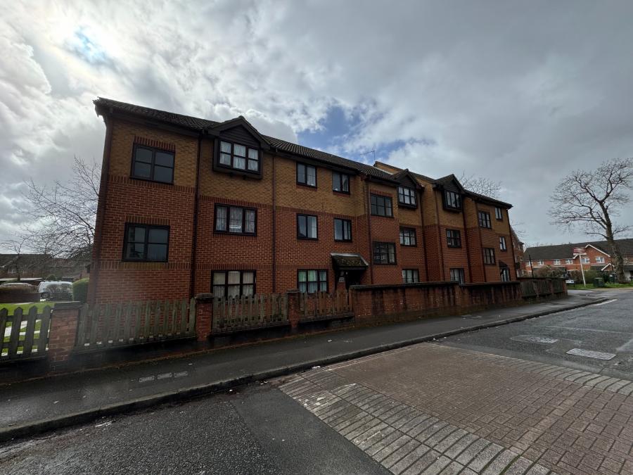 Flat Brunel Road in Southampton
