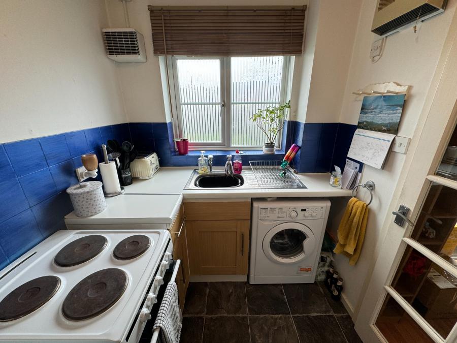 Flat Brunel Road in Southampton