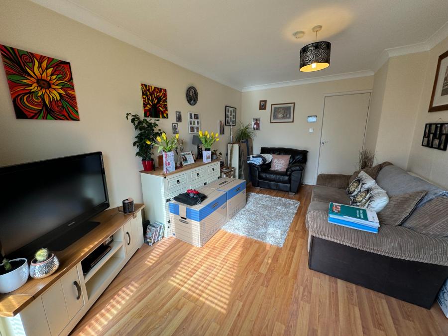 Flat Brunel Road in Southampton