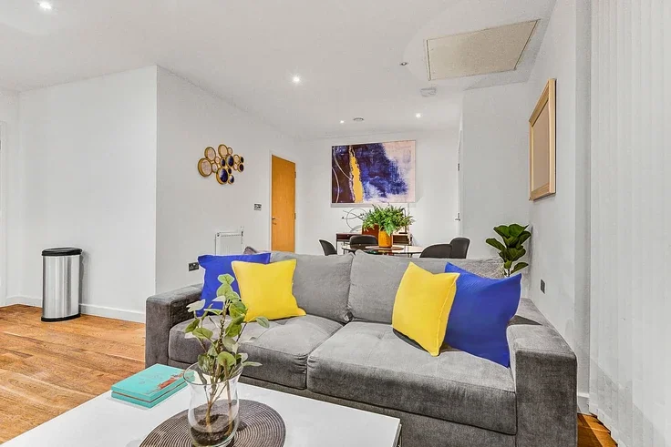 Flat Providence Place in Greater London