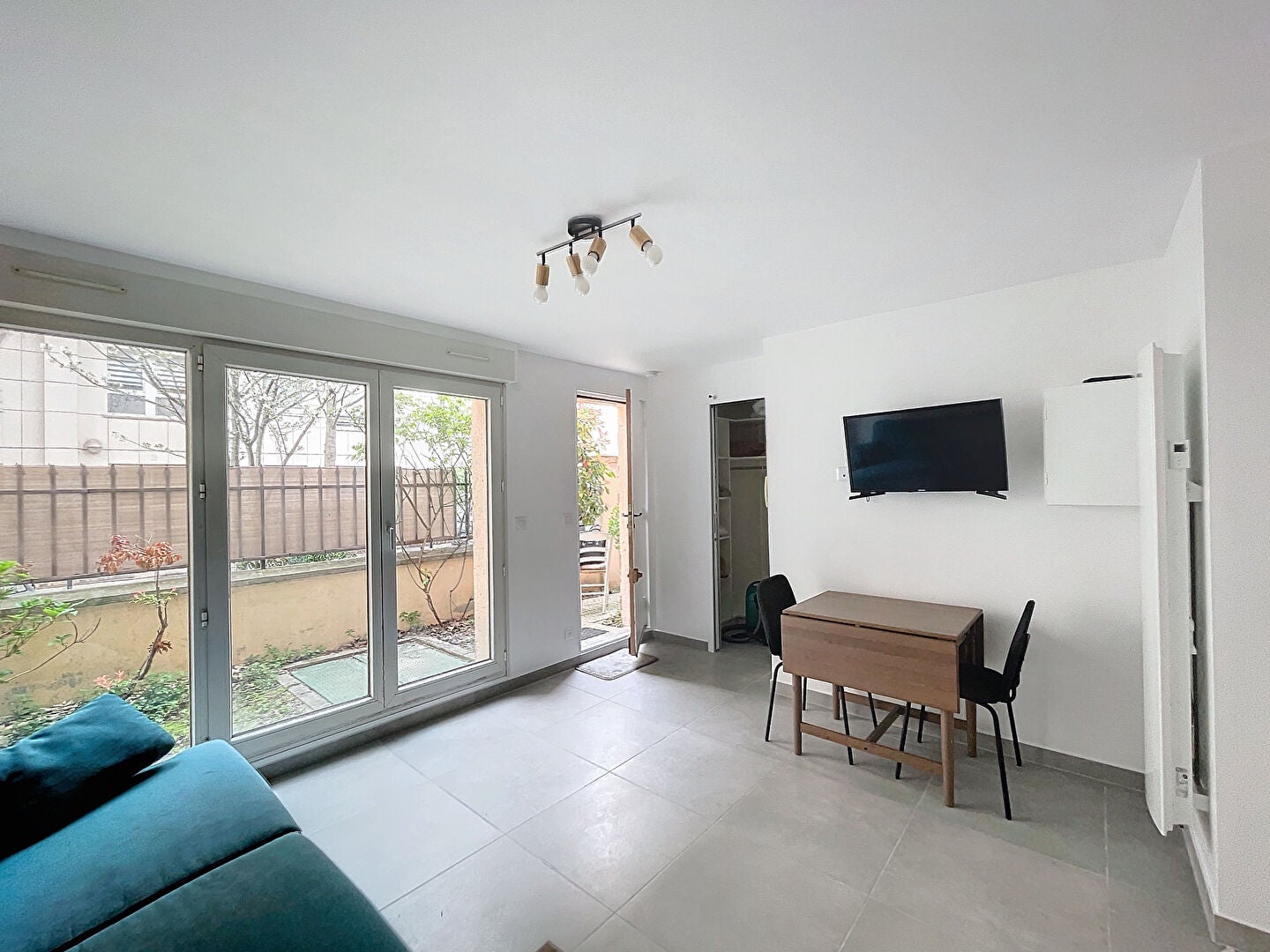 Flat Rue des Salles in Courbevoie