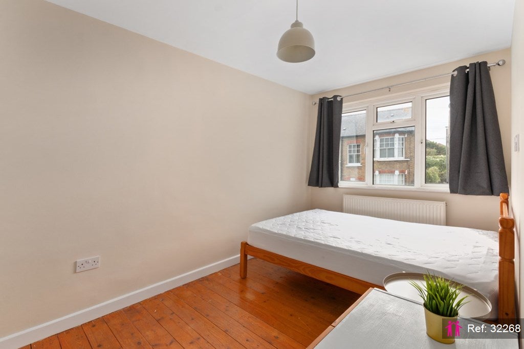 House Westdean Close in Greater London