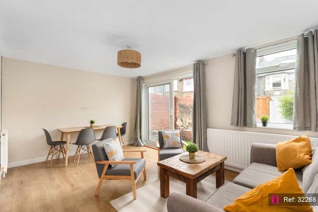 House Westdean Close in Greater London