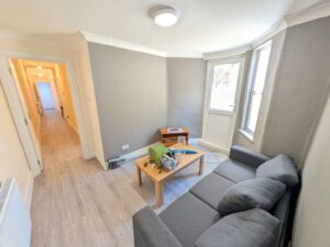 Flat Kilburn Park Road in City of Westminster