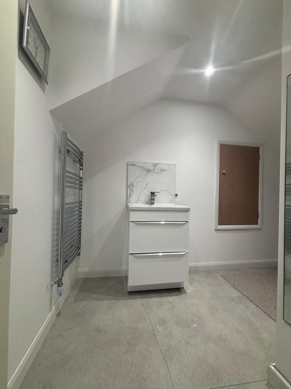 House Springfield Gardens in Greater London