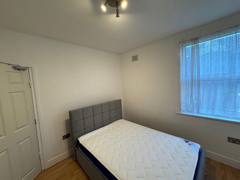 Room Raleigh Gardens in Greater London