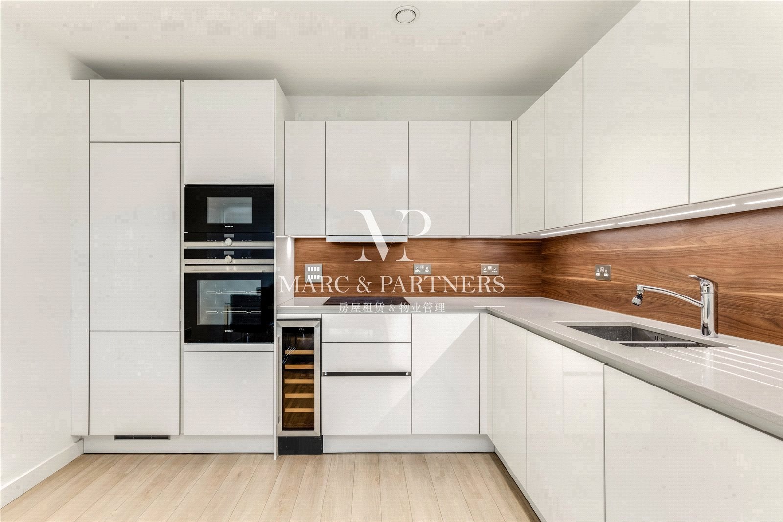 Flat Woodberry Down in Greater London