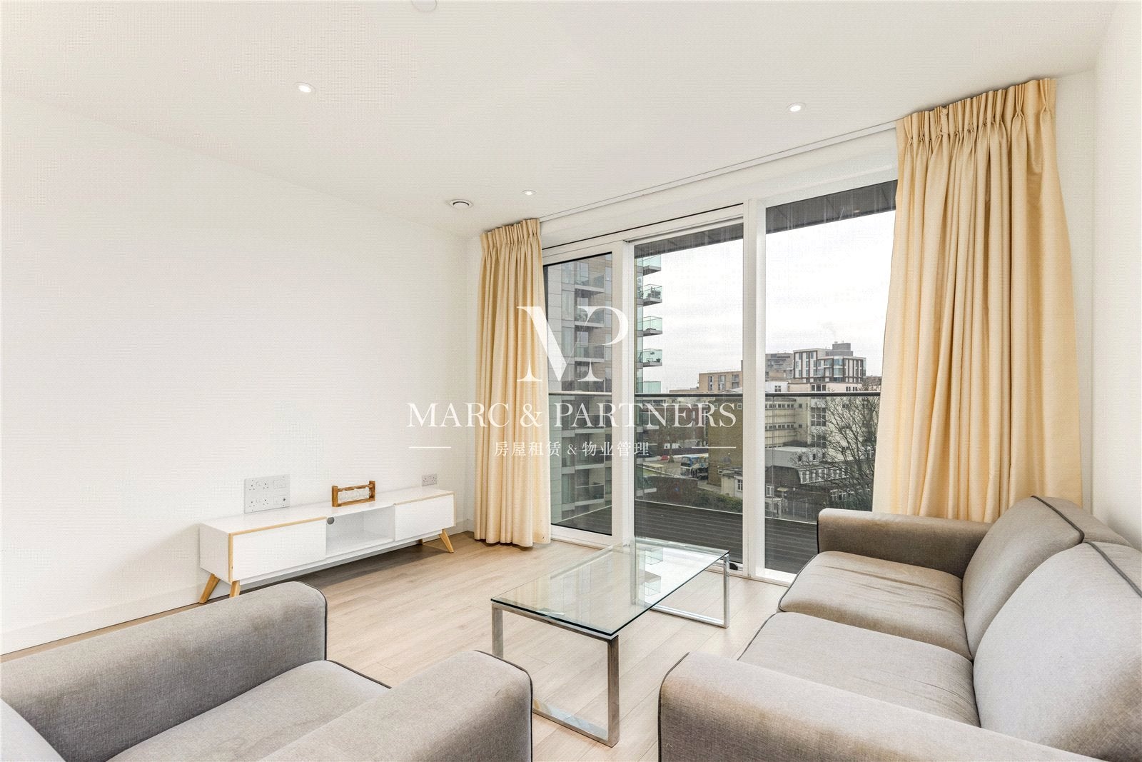 Flat Woodberry Down in Greater London