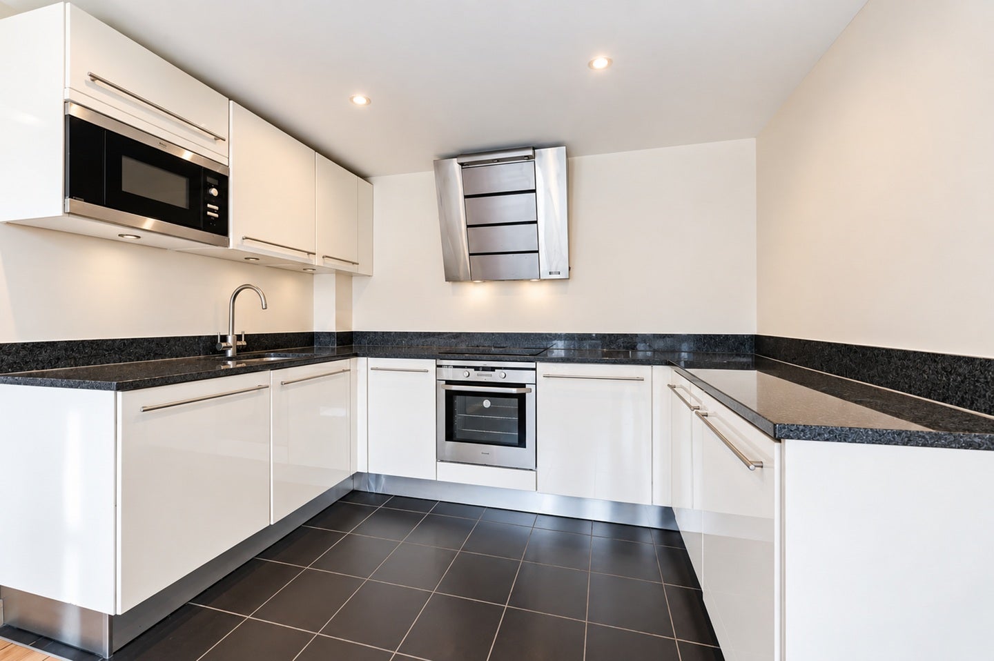 Flat Argyll Road in Greater London