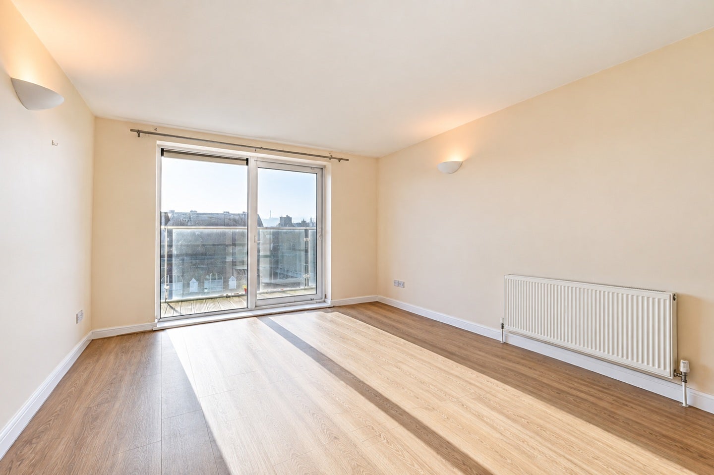 Flat Argyll Road in Greater London