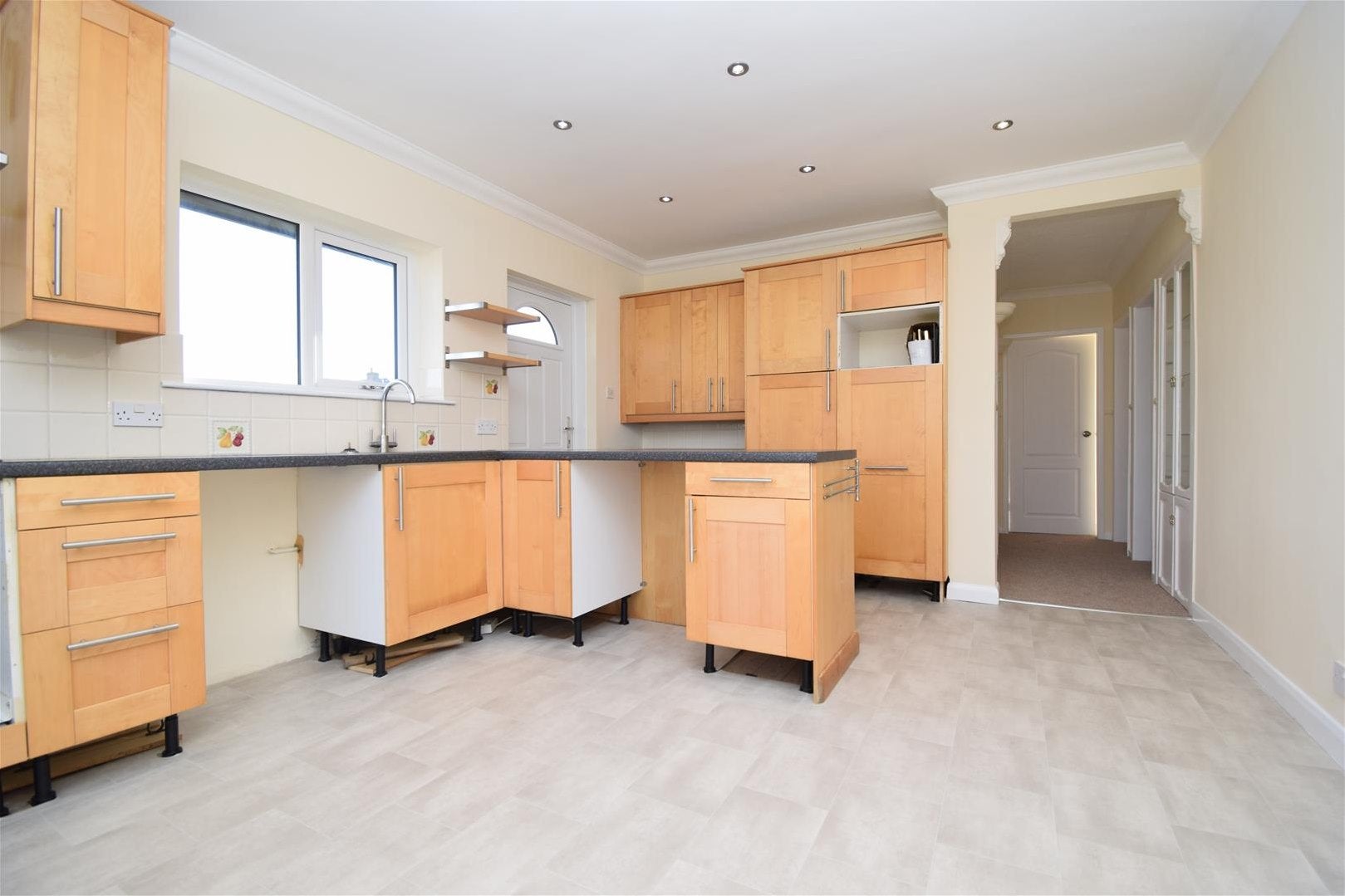 House Hawthorne Close in Wakefield