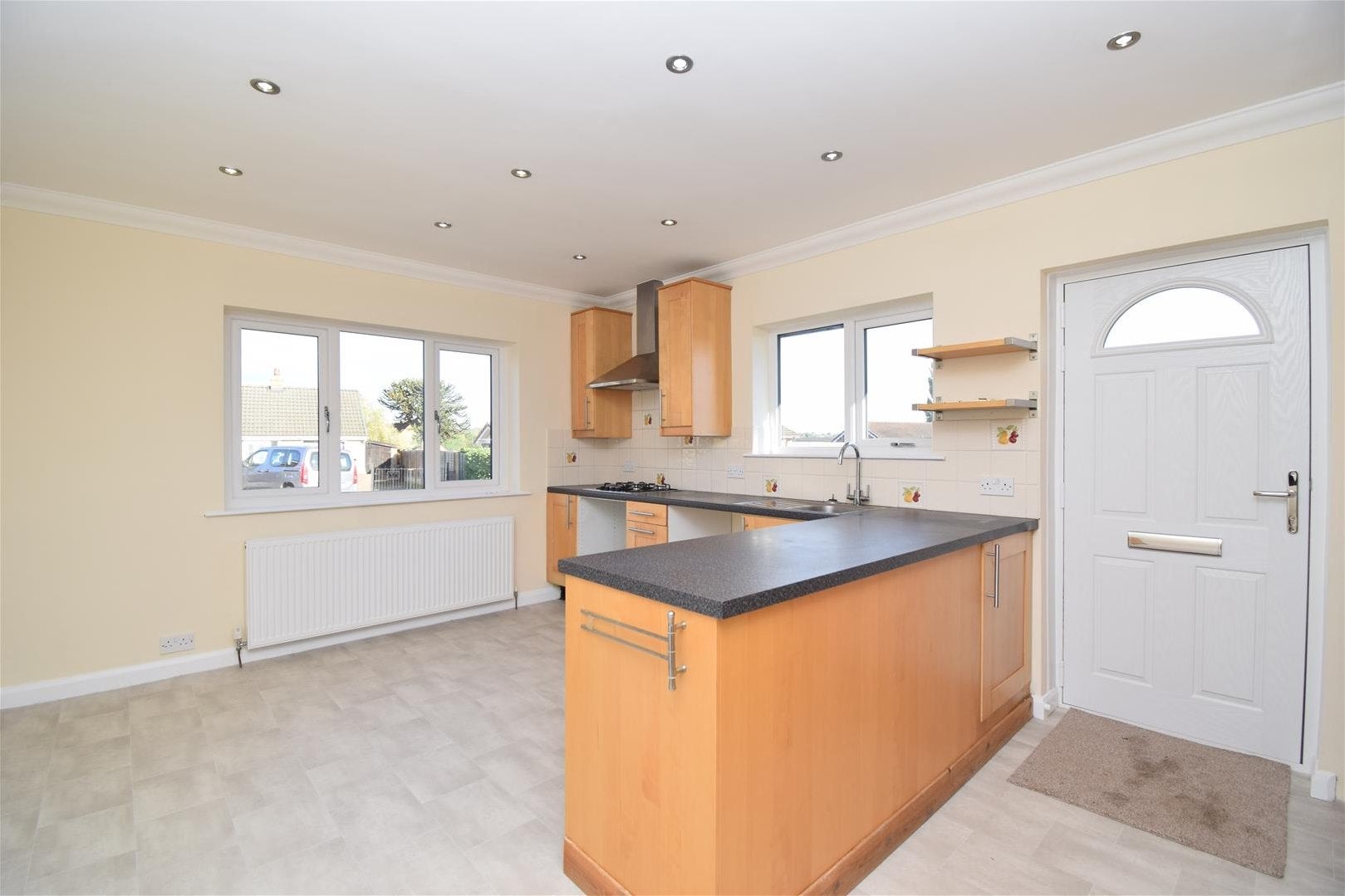 House Hawthorne Close in Wakefield