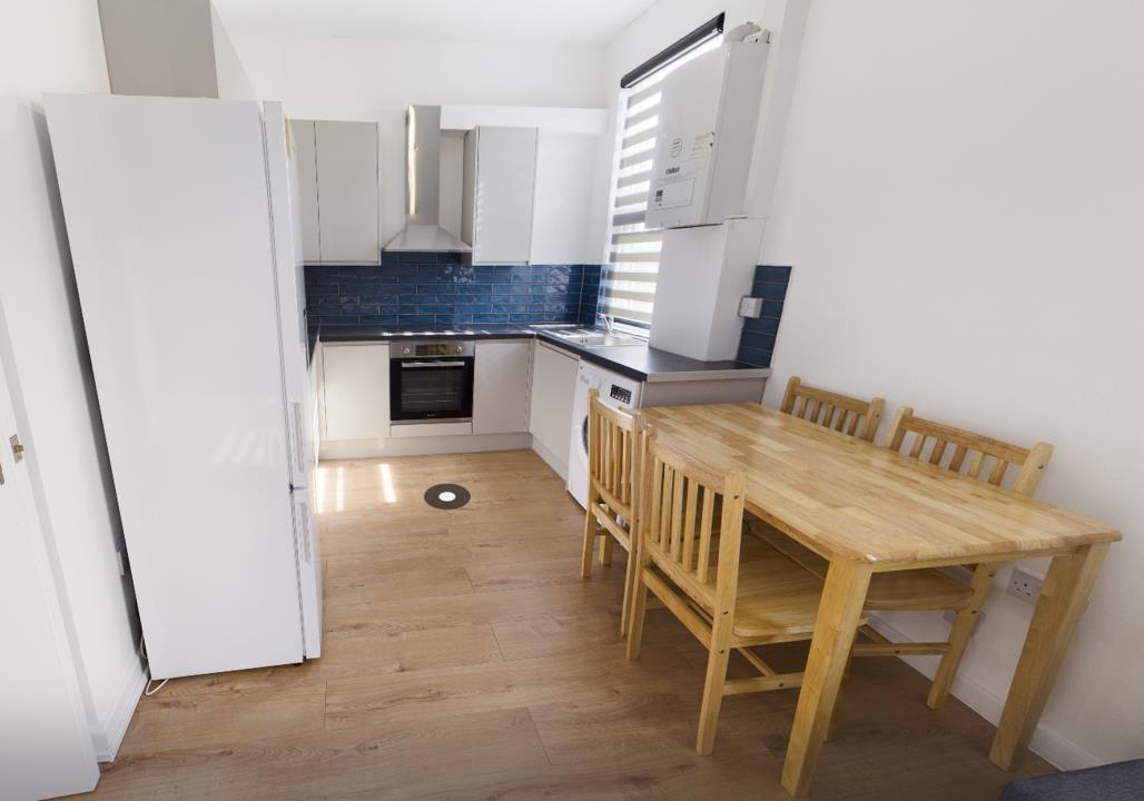 Flat Cricklewood Broadway in Greater London