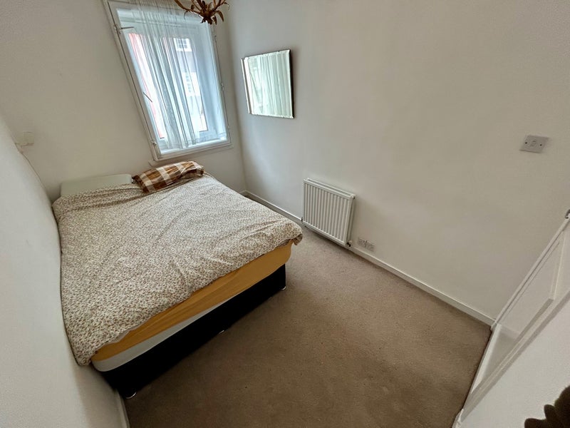Room Canongate in City of Edinburgh
