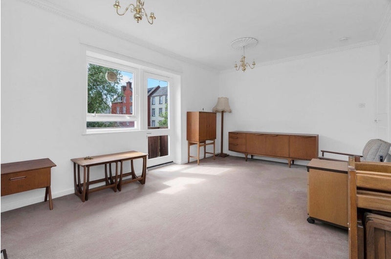 Room Canongate in City of Edinburgh