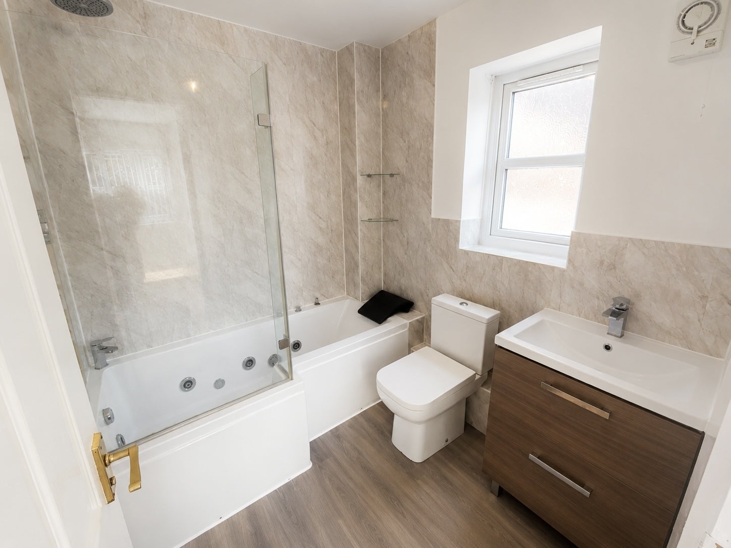 House Blackthorn Close in Wistaston