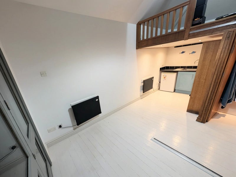 Room Spen Road in Leeds