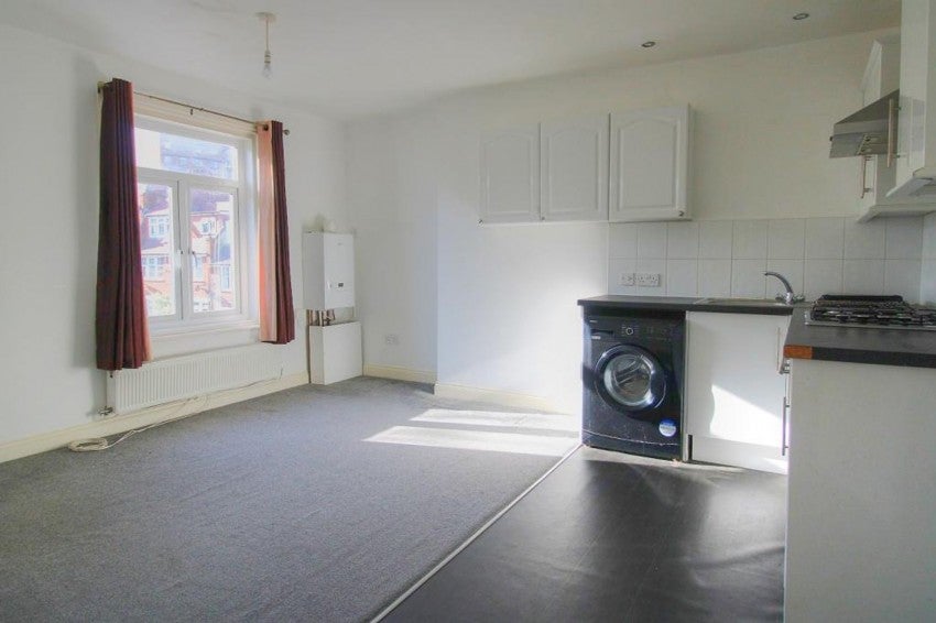 Flat Regency Mews in Eastbourne