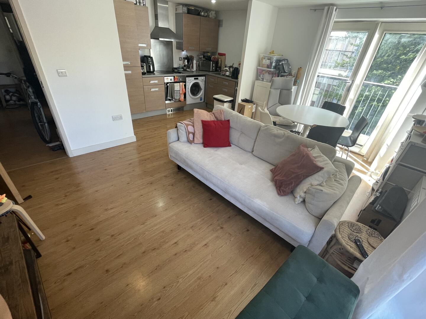 Flat Tredegar Road in Greater London