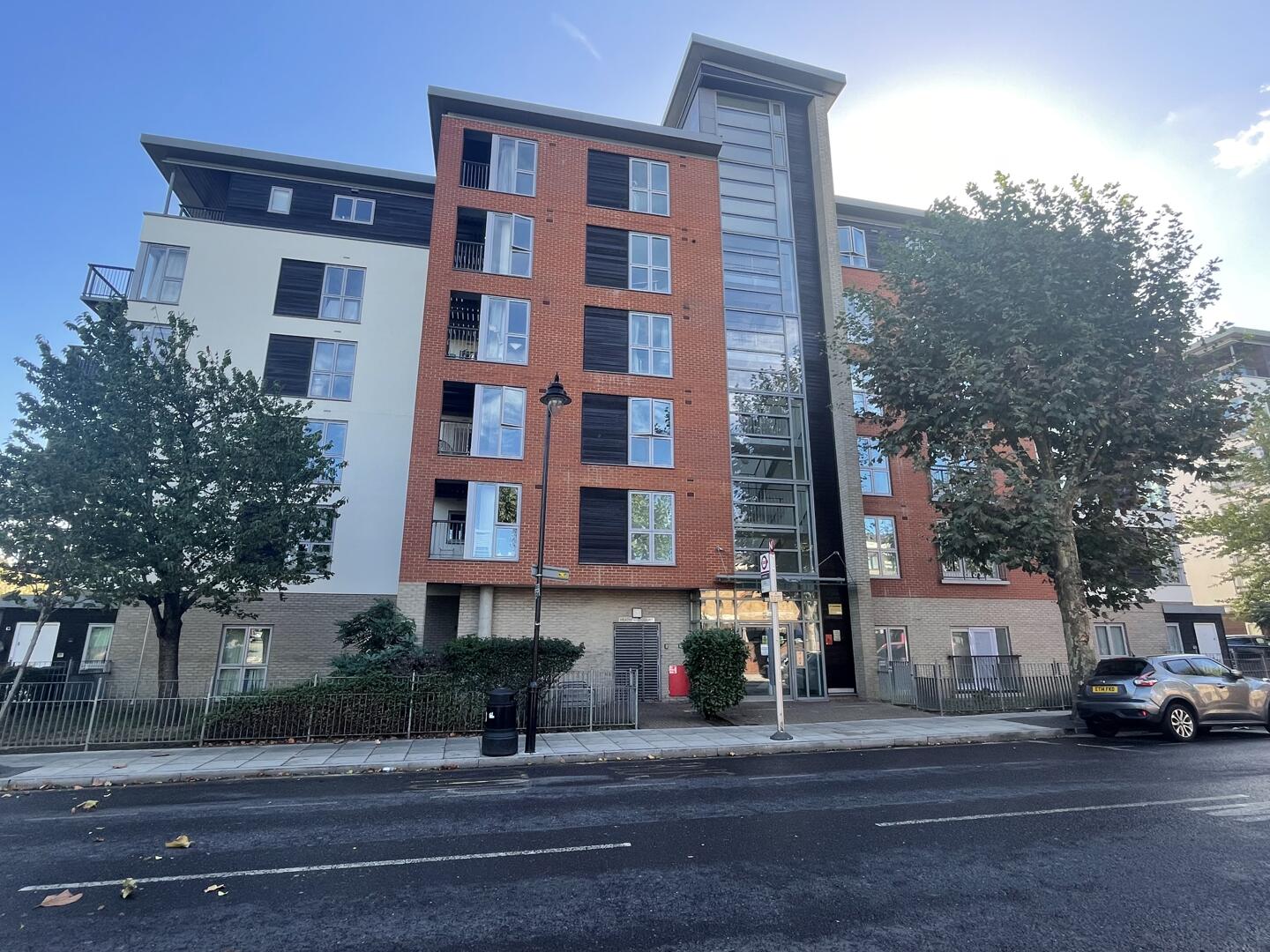 Flat Tredegar Road in Greater London