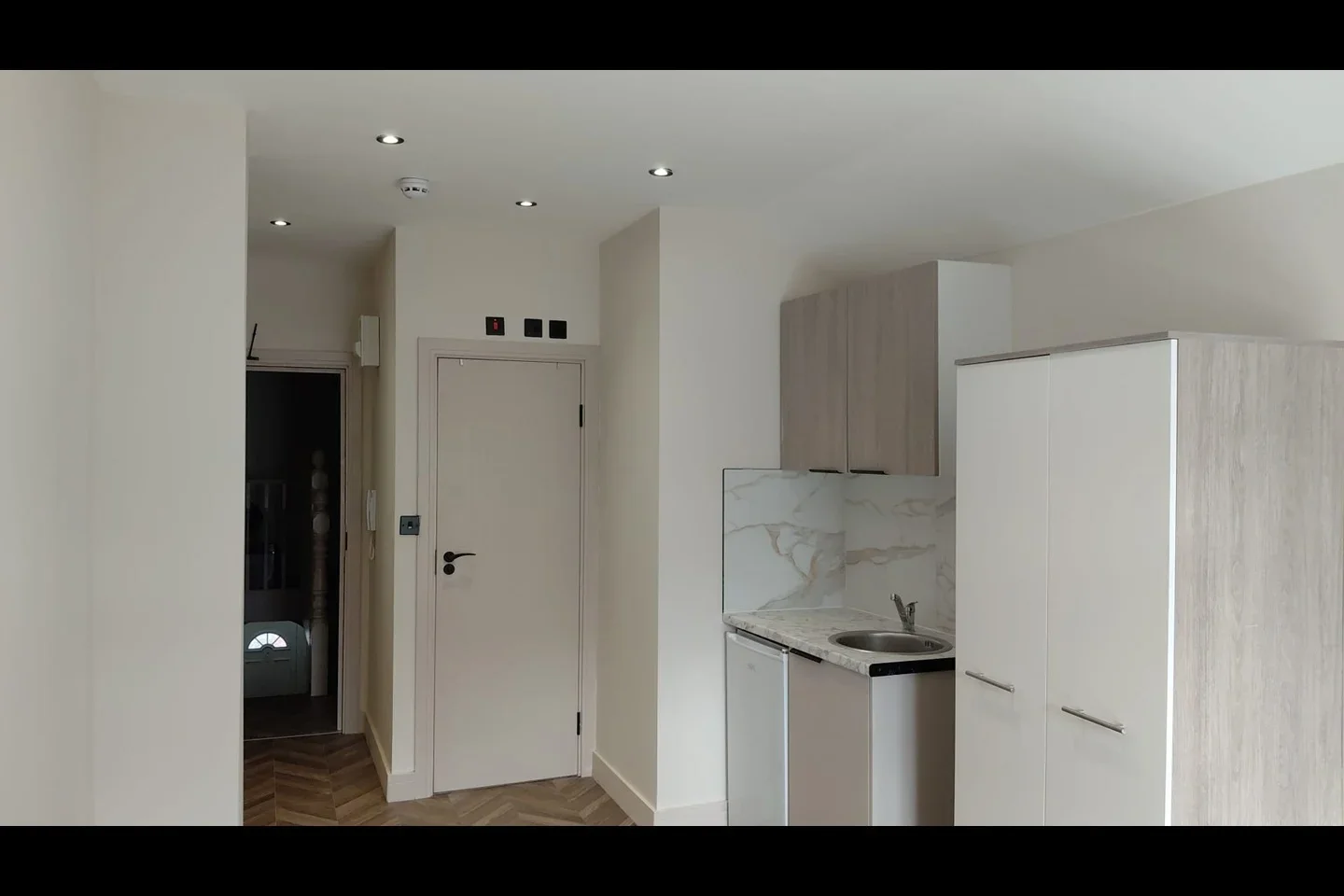 Flat Ragstone Road in Slough