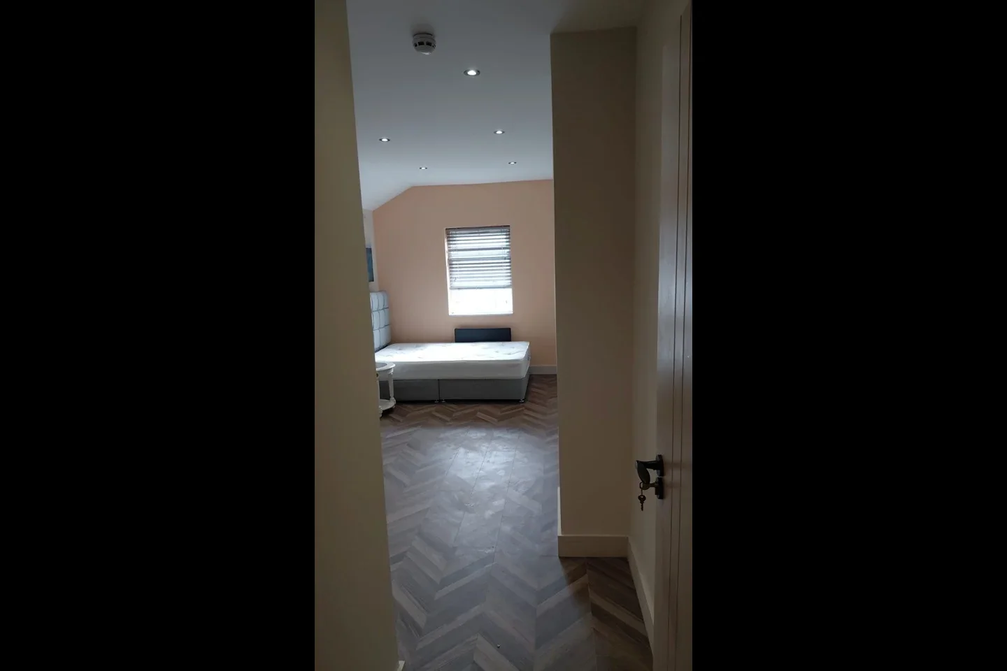 Flat Ragstone Road in Slough