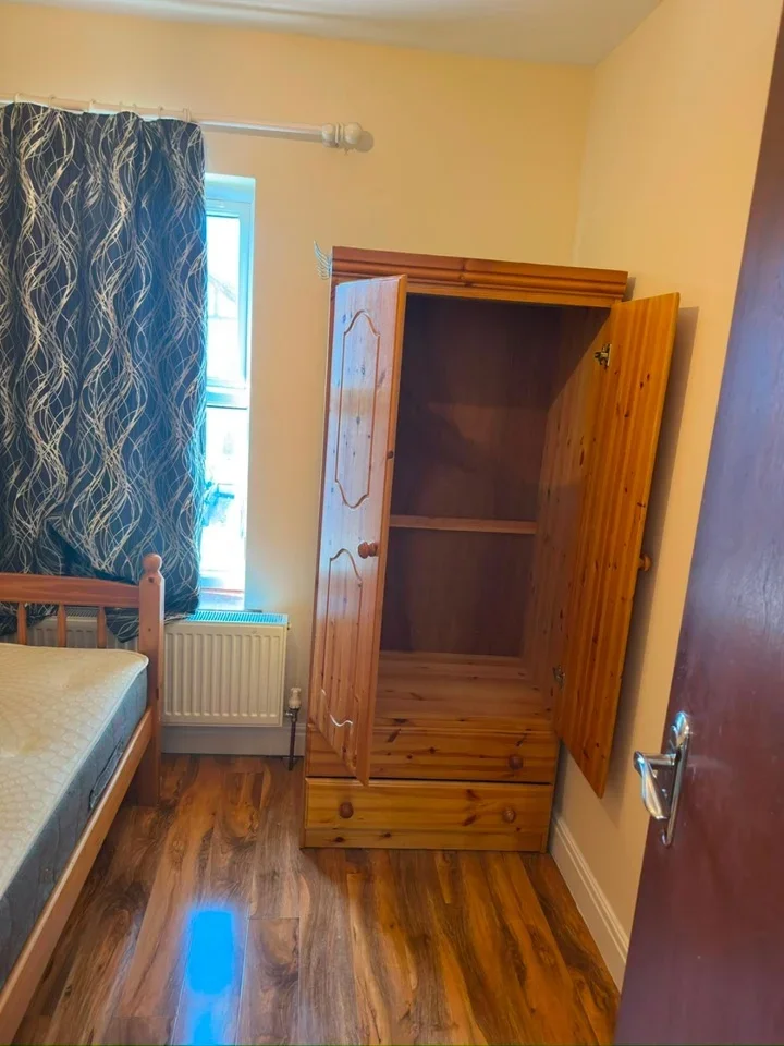 Room Clarence Road in Greater London