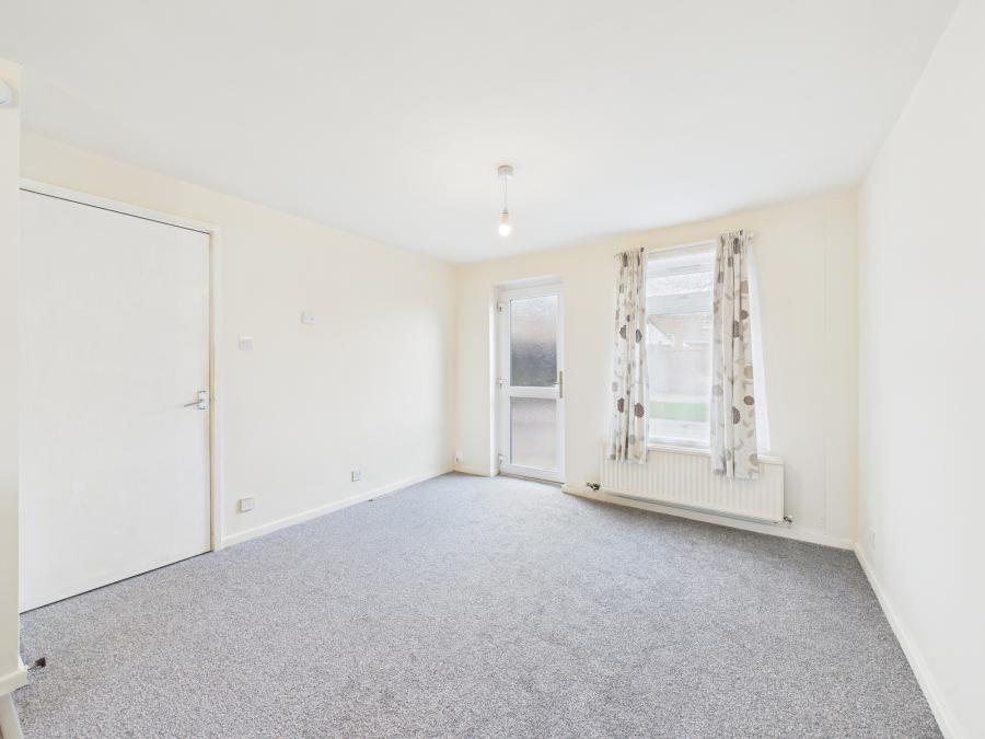 House Neston Gardens in Leicester