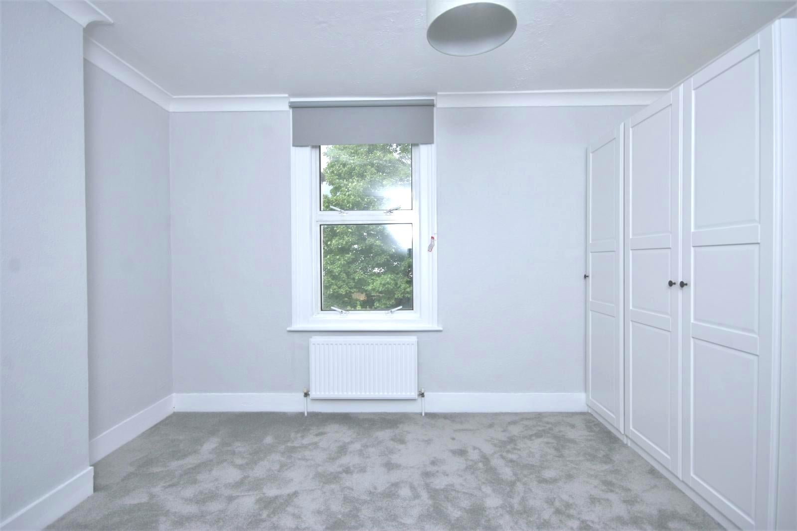 Flat Claylands Road in Greater London