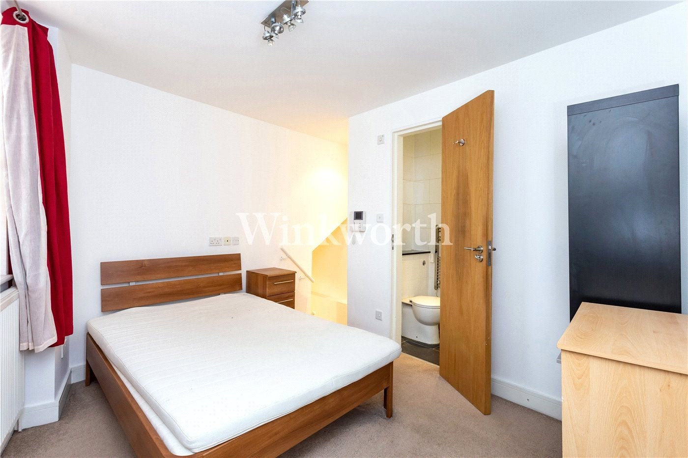 Flat Finchley Road in Greater London