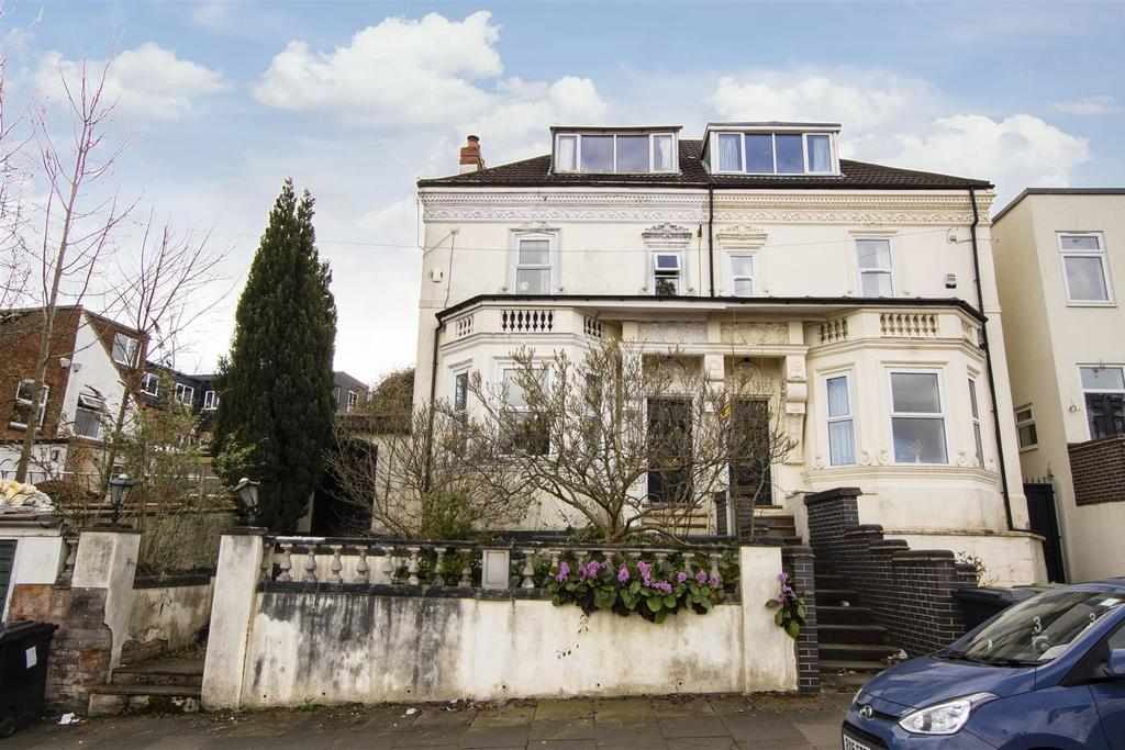 Flat Edwards Road in Birmingham