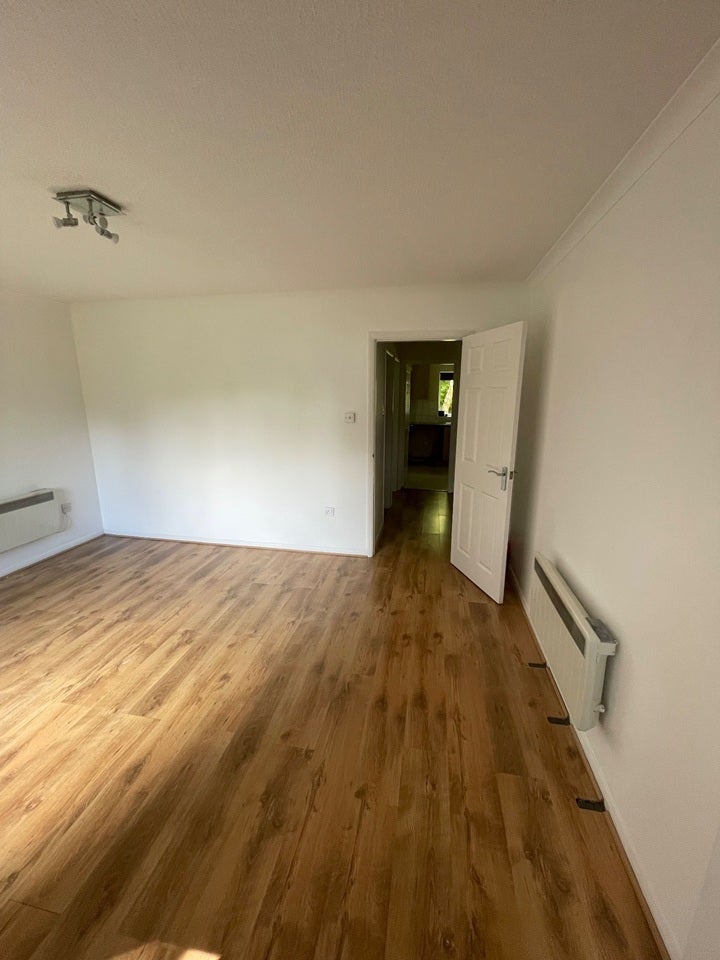 Flat Windrush Court in High Wycombe Community Board