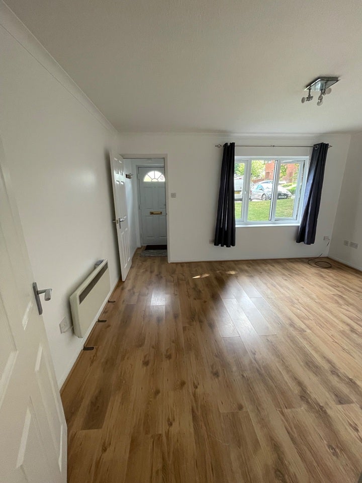 Flat Windrush Court in High Wycombe Community Board