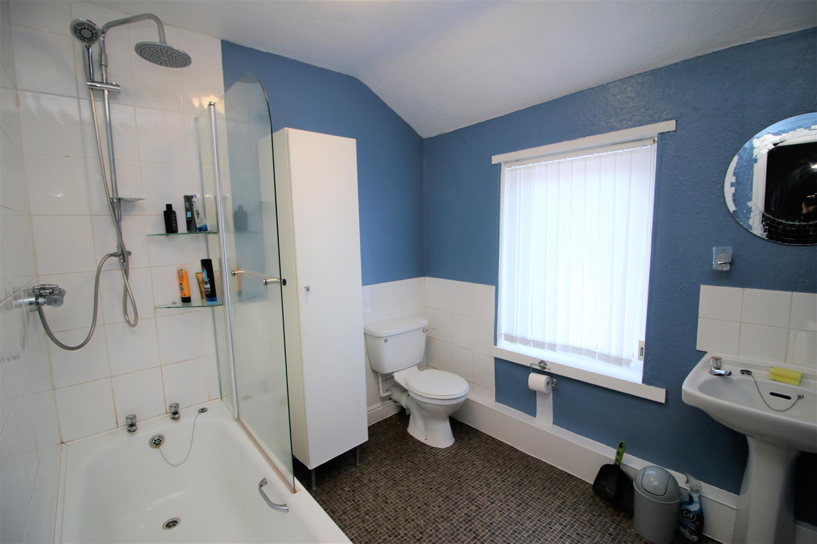 Room Wyresdale Road in Lancaster