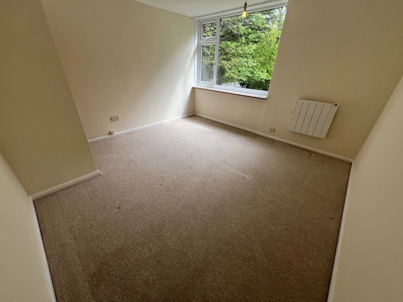 Flat Westacre Close in Bristol