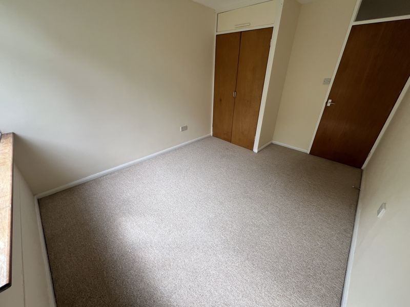 Flat Westacre Close in Bristol
