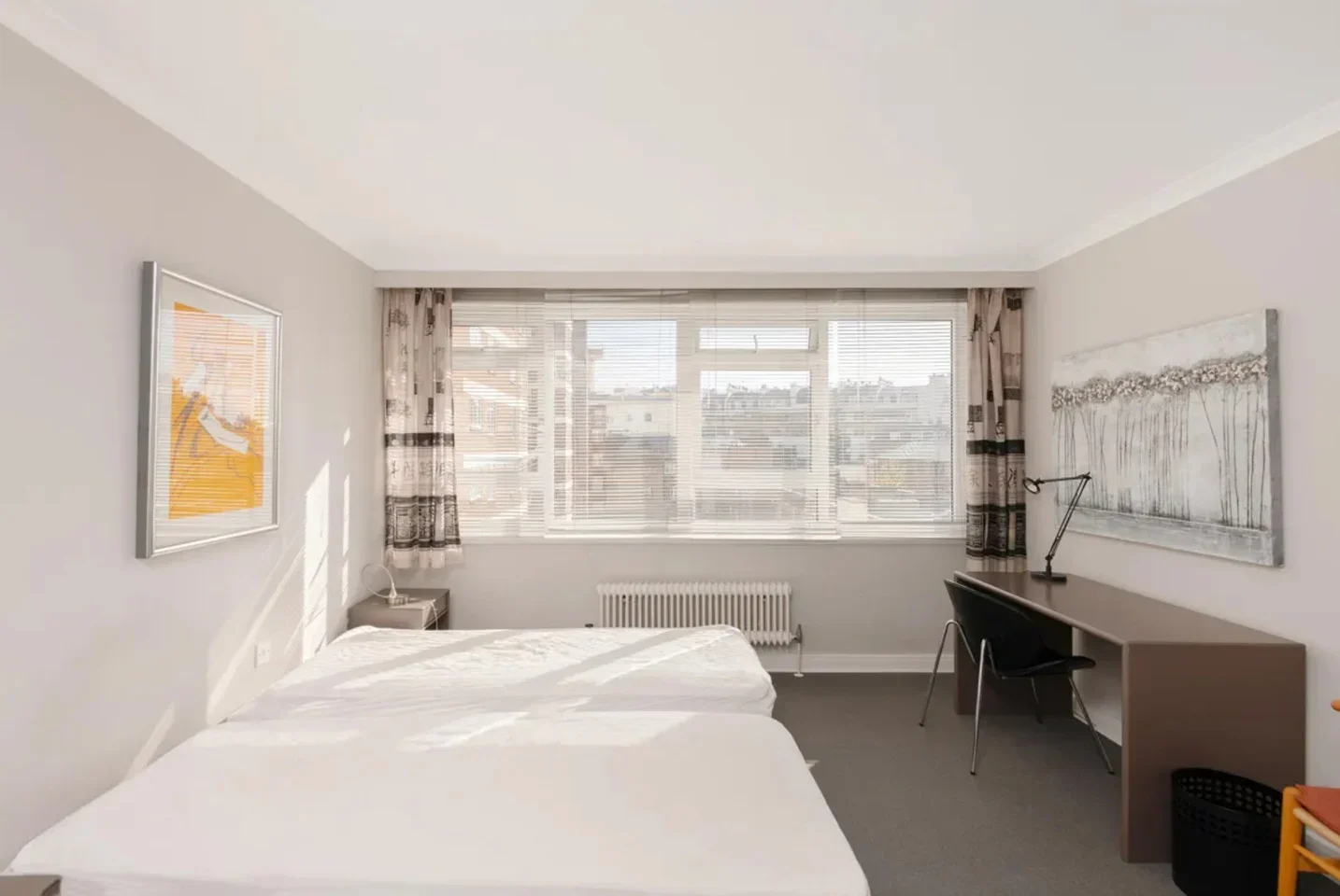 Flat Clifton Place in City of Westminster