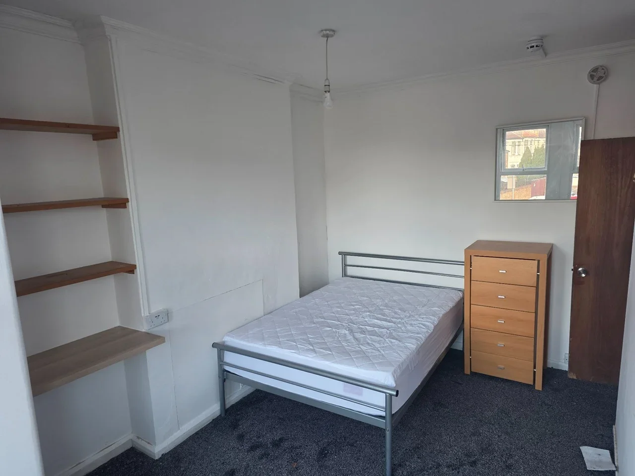 Room Wanstead Park Road in Greater London