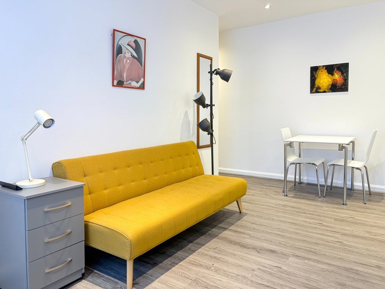 Flat Chichele Road in Greater London