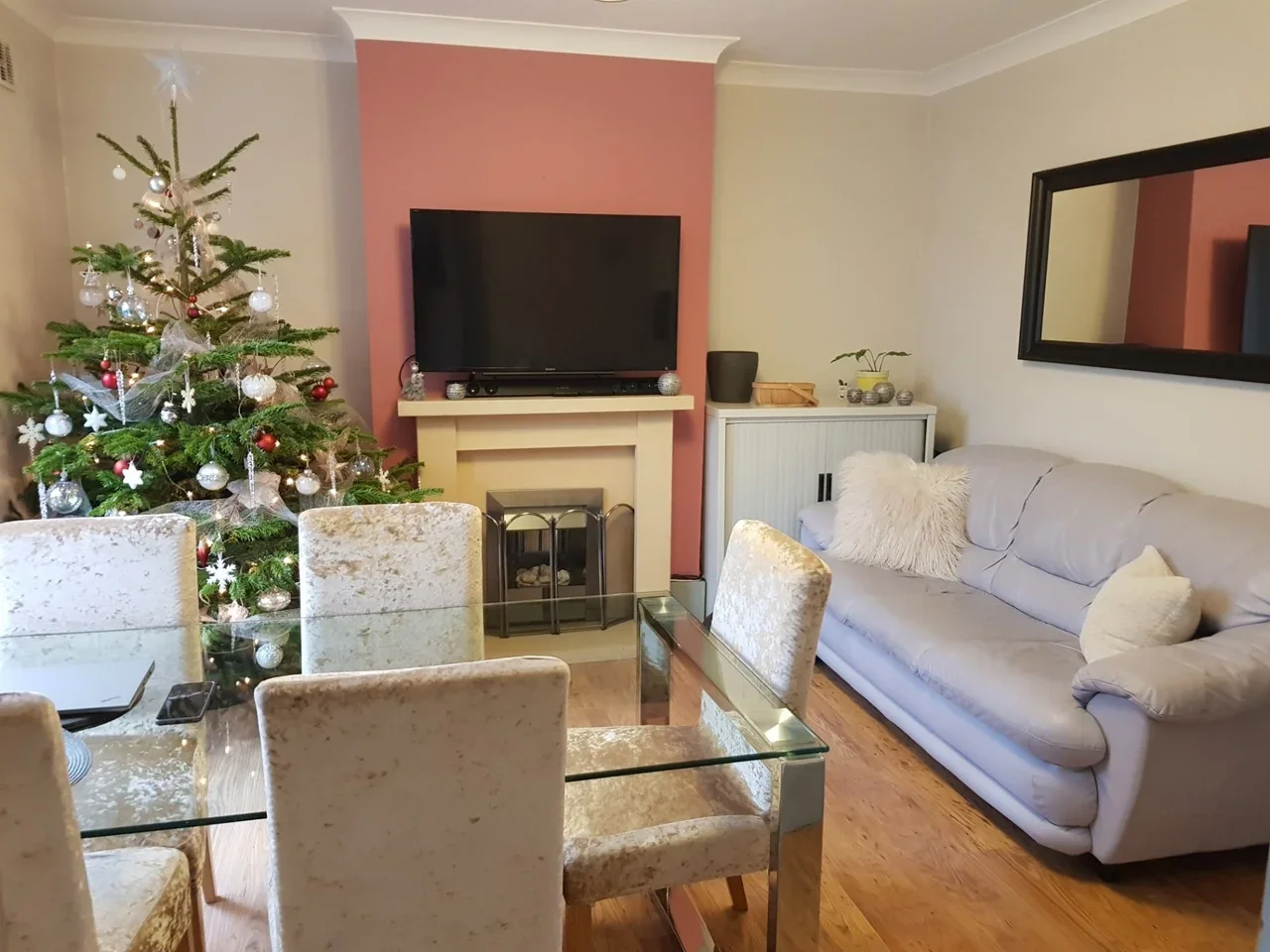 Room Booth Road in Greater London