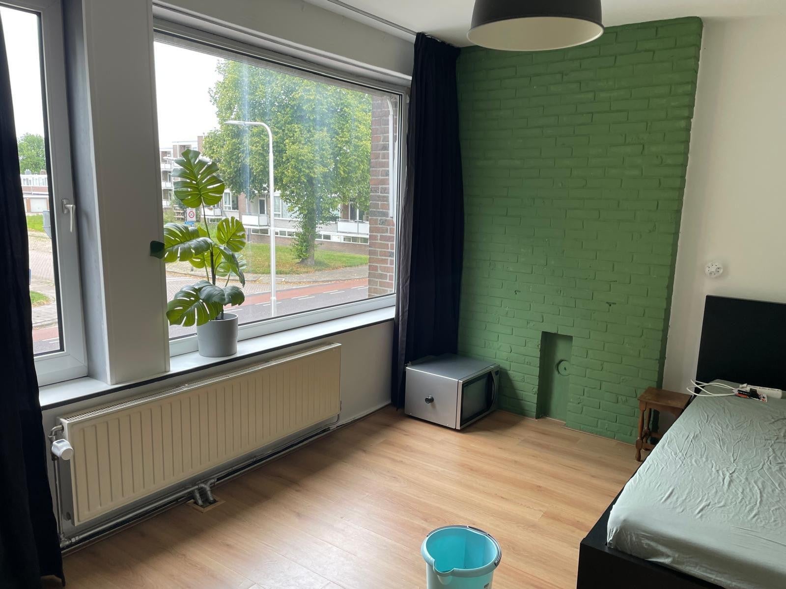 Tussenwoning te huur: Uiterdijksterweg 55, Leeuwarden