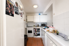 Flat Eardley Crescent in Greater London