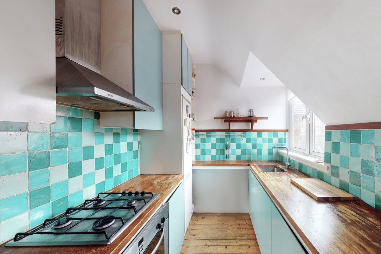 Flat Golders Green Crescent in Greater London