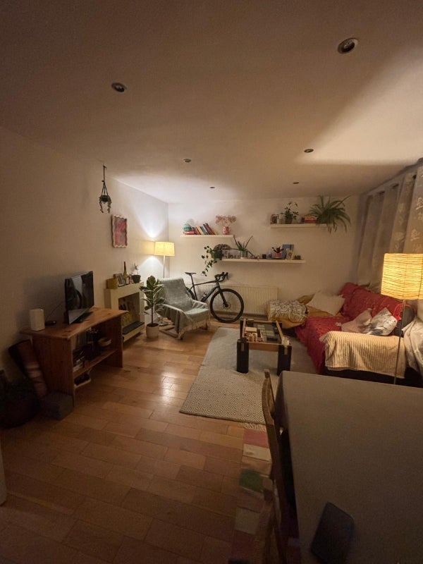 Room Melody Road in Greater London