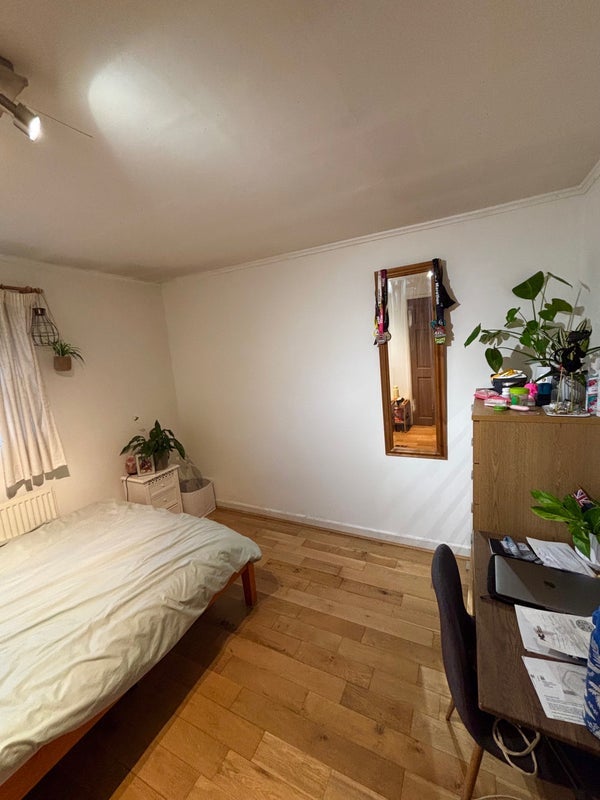 Room Melody Road in Greater London