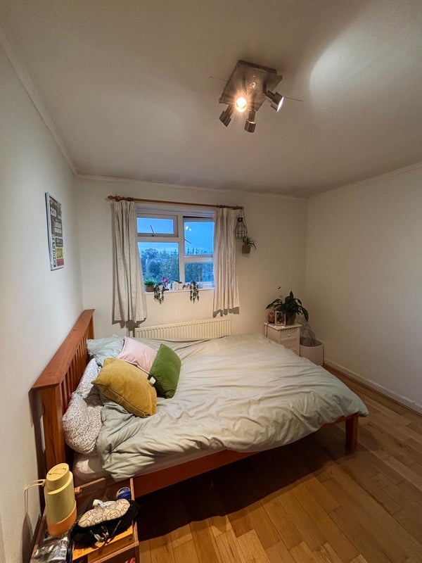Room Melody Road in Greater London