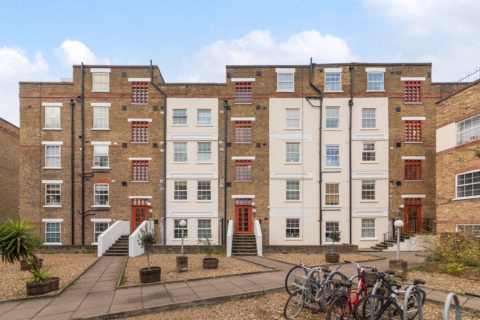 Flat Wentworth Street in Greater London